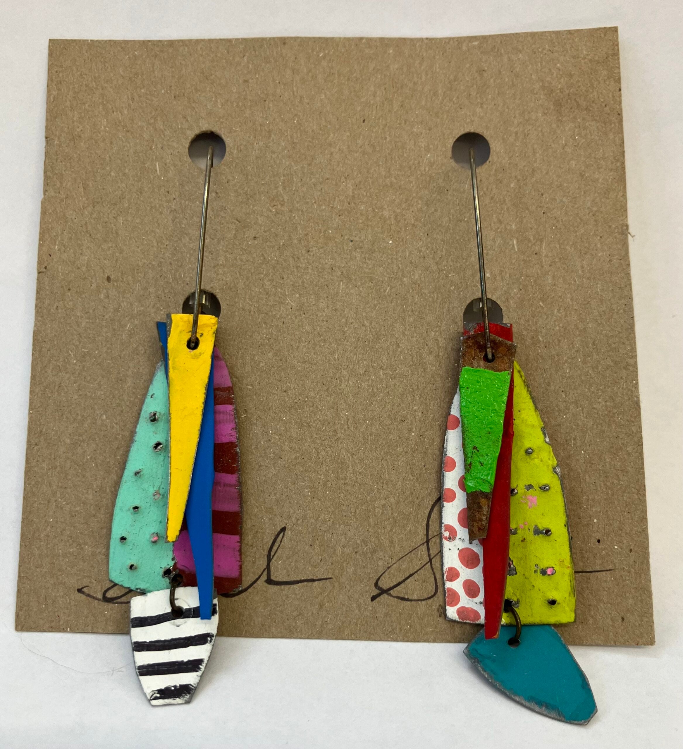 Sarah Shoot Earrings Mismatched Tin W/ Yellow/Green